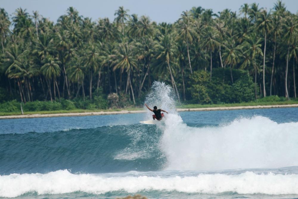 Oseda Nias Surf House Hotel Hilibotodane Exterior photo