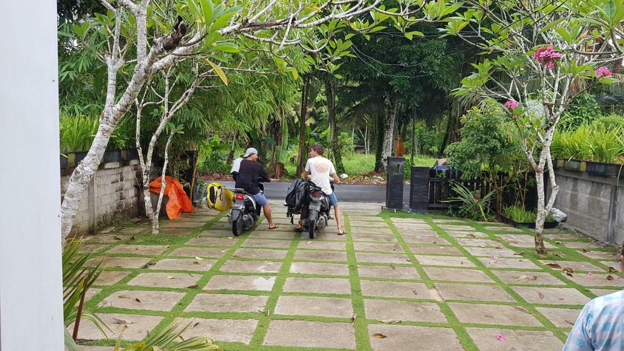 Oseda Nias Surf House Hotel Hilibotodane Exterior photo